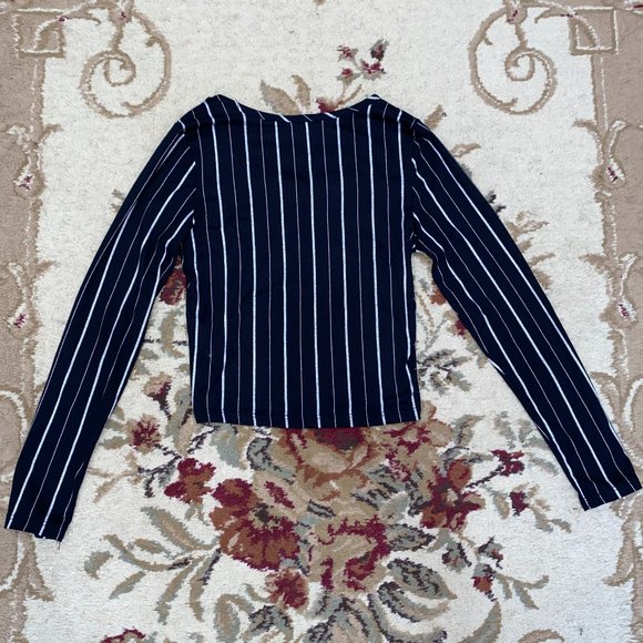 Black and white stripped crop top - Picture 2 of 2